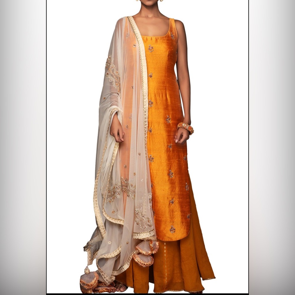 Nikasha sharara set, size M